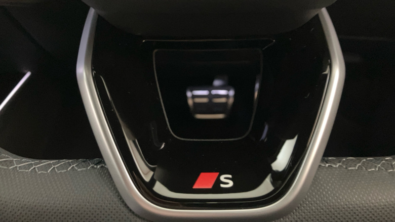 Audi Q3 1.5 e-Hybrid Launch Edition 5dr S Tronic Estate